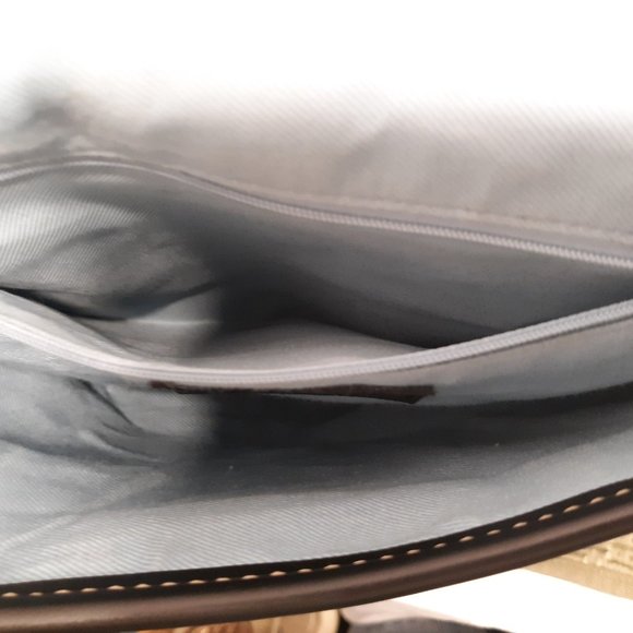 ( Listing # 110) Liz Claiborne Purse, Like New - Picture 10 of 11